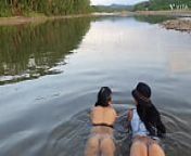 Con mi mejor amiga, ba&ntilde;andonos en un rio de la selva from ganga river bath n