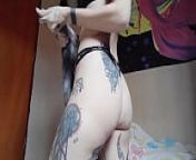 Mulher tatuada se exibindo from barbie in pussy