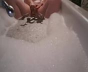 British Bbw masturbates with suction dildo in bath from bathing blog hot boudi