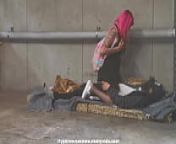 Sexo extremo en la calle follando con un Homeless Daniela Hot/Hyperversos from homeless in america