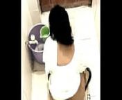 Muslim big ass aunty peeing hidden cam from indian aunty toilete bad