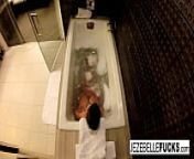 Sexy Jezebelle Bond films herself taking a bath from 炉天風呂 盗撮