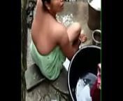 Bhabhi bathing video from desi bhabhi bathing vlogger
