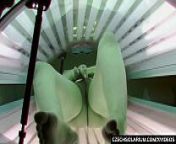 Busty MILF rubbing her pussy in Solarium from havent seen anyone do the 3d photo challenge yet