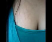 Hot desi indian girl showing her boobs from indian girls cleavage