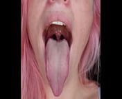Long tongue from cewe mainin lidah live
