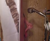 Cumming in shower from gandnude