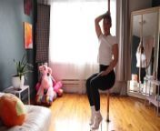 Pole dancing in Tight leggings from 小白兔tf直播黄色em936 com ion