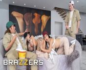 Brazzers - Stunning Jasmine Wilde & Chantal Danielle Are Having A Movie Night Which Turns To A 3some from jasmine llamas